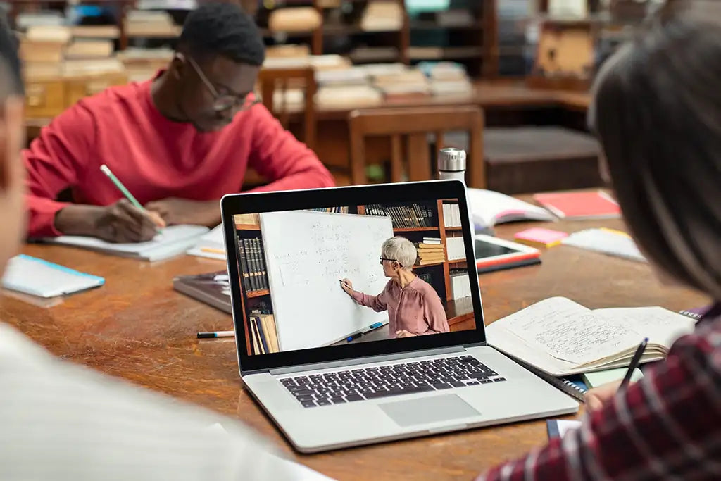 9 Tips for Teachers Transitioning to a Virtual Classroom